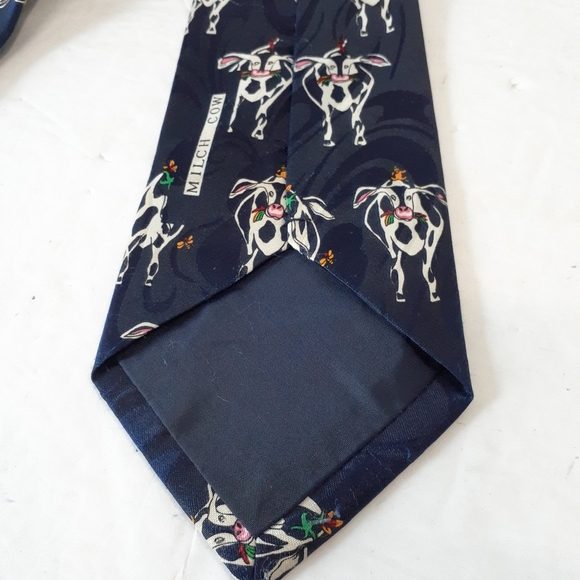A Rodgers Milch Cow Textured Mens Necktie - Picture 3 of 8